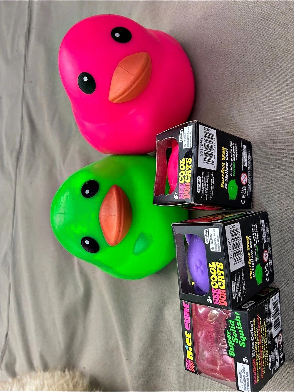 Squeezey bundle of 5 NeeDoh Cool Cats and Nice Cube Squishy Toy Set Pink & Green